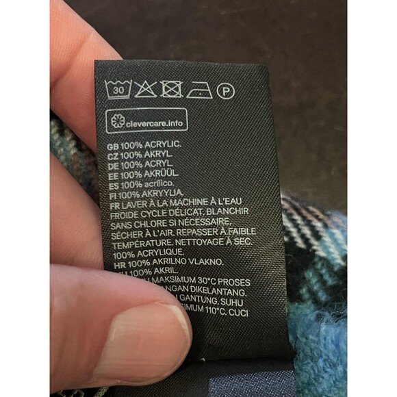 H&M Divided Scarf Womens One Size Blue Plaid Oversized Fringe 71x28 Acrylic - Picture 4 of 5